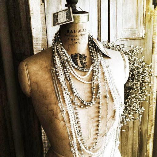 DeeDee's Jewelry and Vintage Decor Shawnee Kansas
